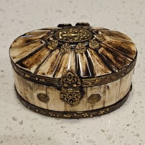 Bone Embossed Brass Keepsake Trinket Box Velvet Lined Made In India VINTAGE